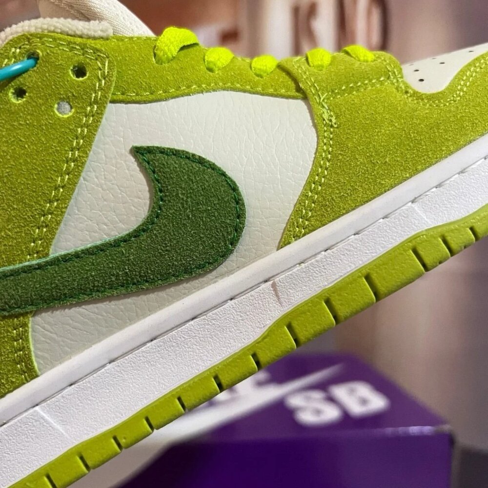 Nike SB Dunk Low “Green Ale” DM0807-300 - Picture 6 of 11